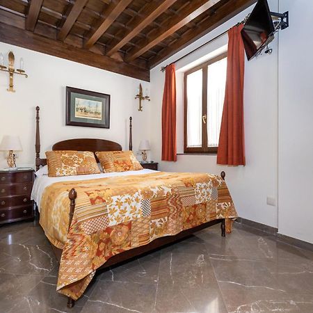 Apartamentos En Pleno Centro, Aljibe Rodrigo Del Campo 1C Granada Exteriér fotografie