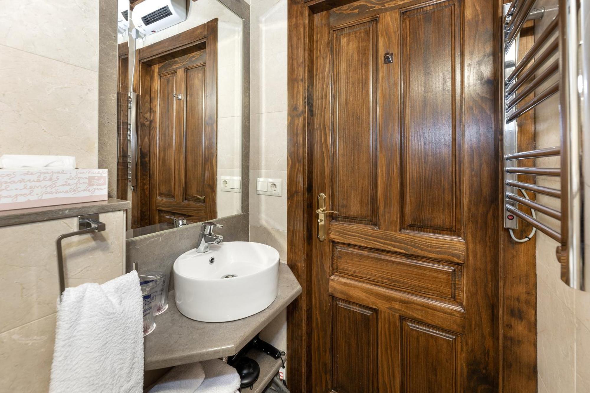 Apartamentos En Pleno Centro, Aljibe Rodrigo Del Campo 1C Granada Exteriér fotografie